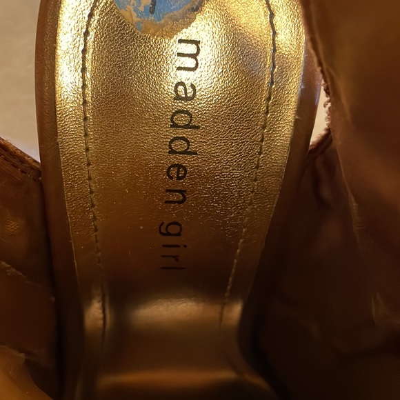 Madden Girl size 7.5 brown open toed heeled booties. - Picture 4 of 5